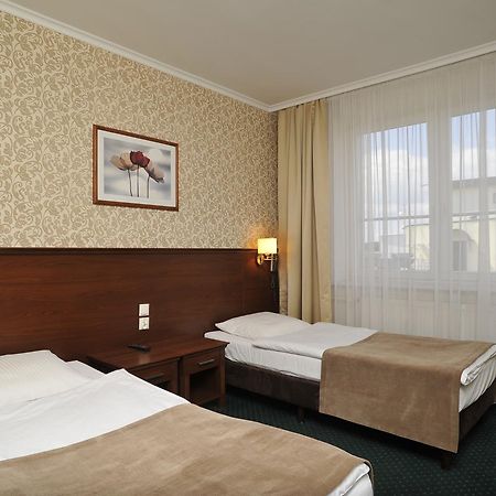 Hotel Lotos Woskrzenice Duze Екстериор снимка