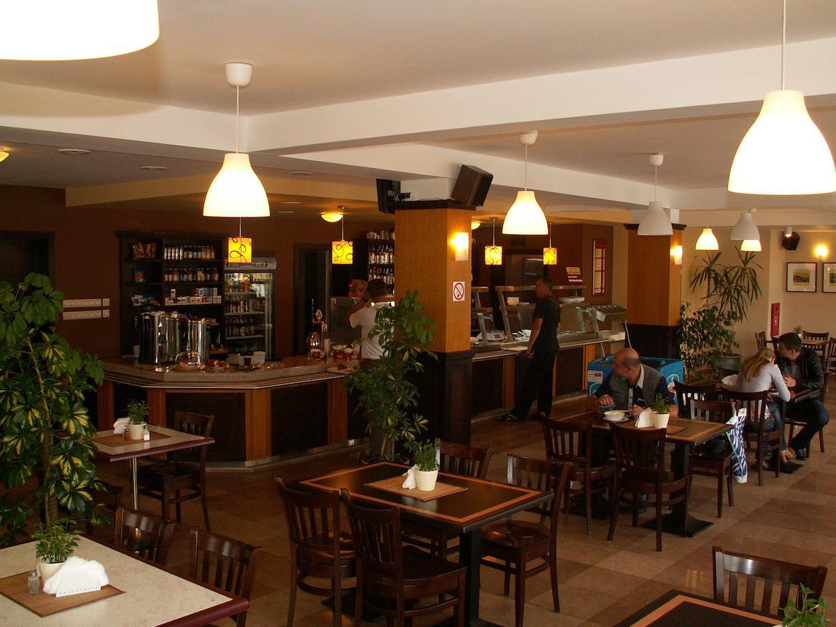 Hotel Lotos Woskrzenice Duze Екстериор снимка