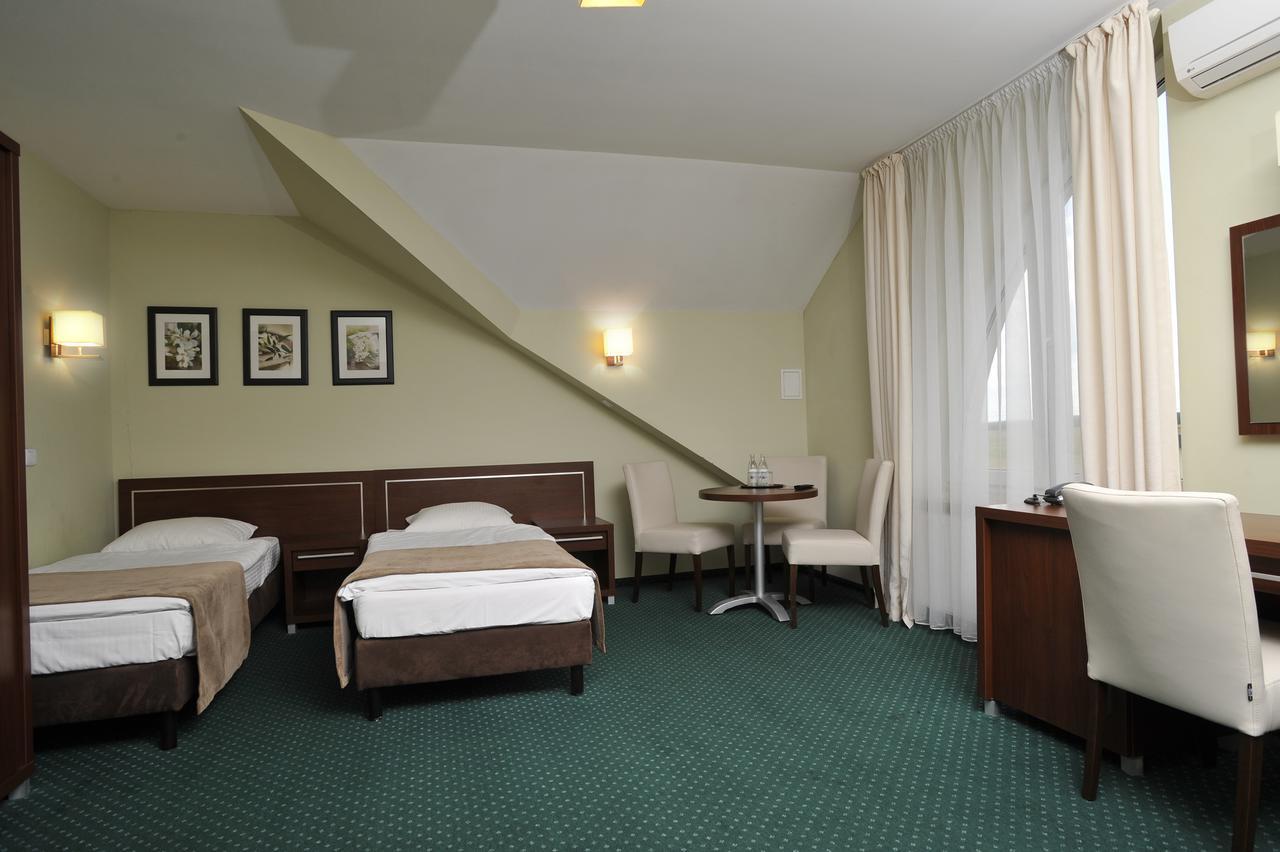 Hotel Lotos Woskrzenice Duze Екстериор снимка