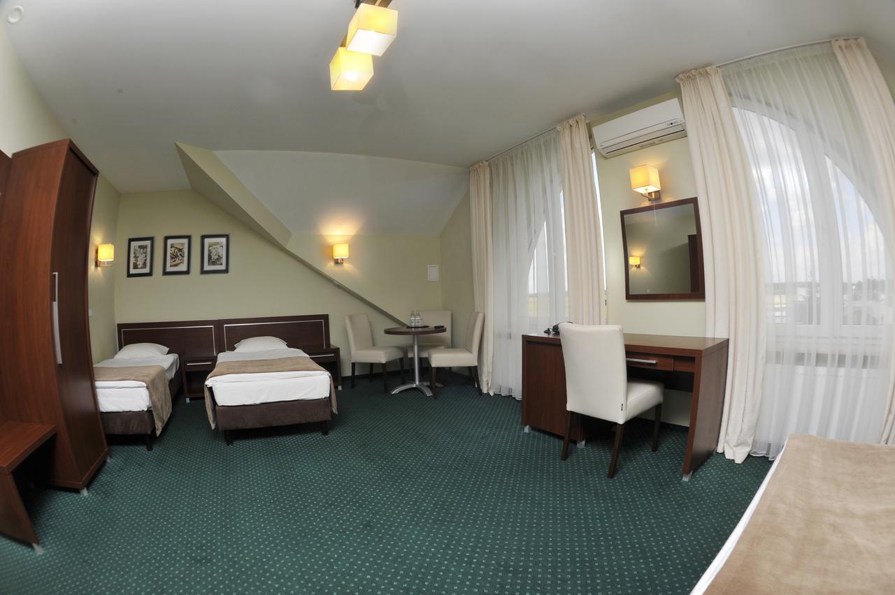 Hotel Lotos Woskrzenice Duze Екстериор снимка