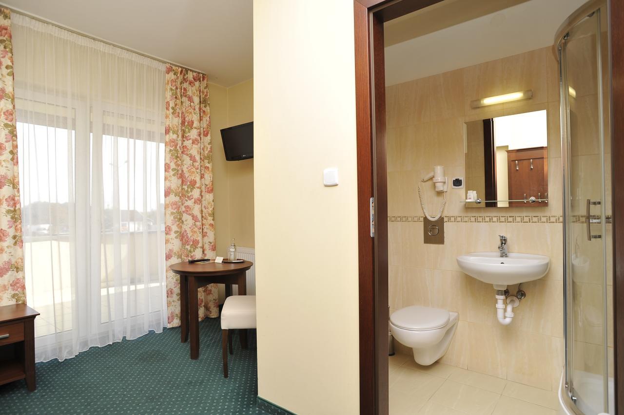Hotel Lotos Woskrzenice Duze Екстериор снимка