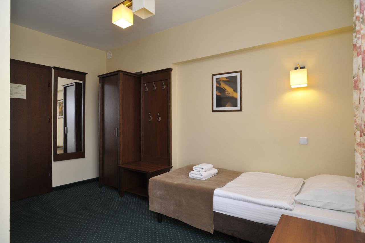 Hotel Lotos Woskrzenice Duze Екстериор снимка