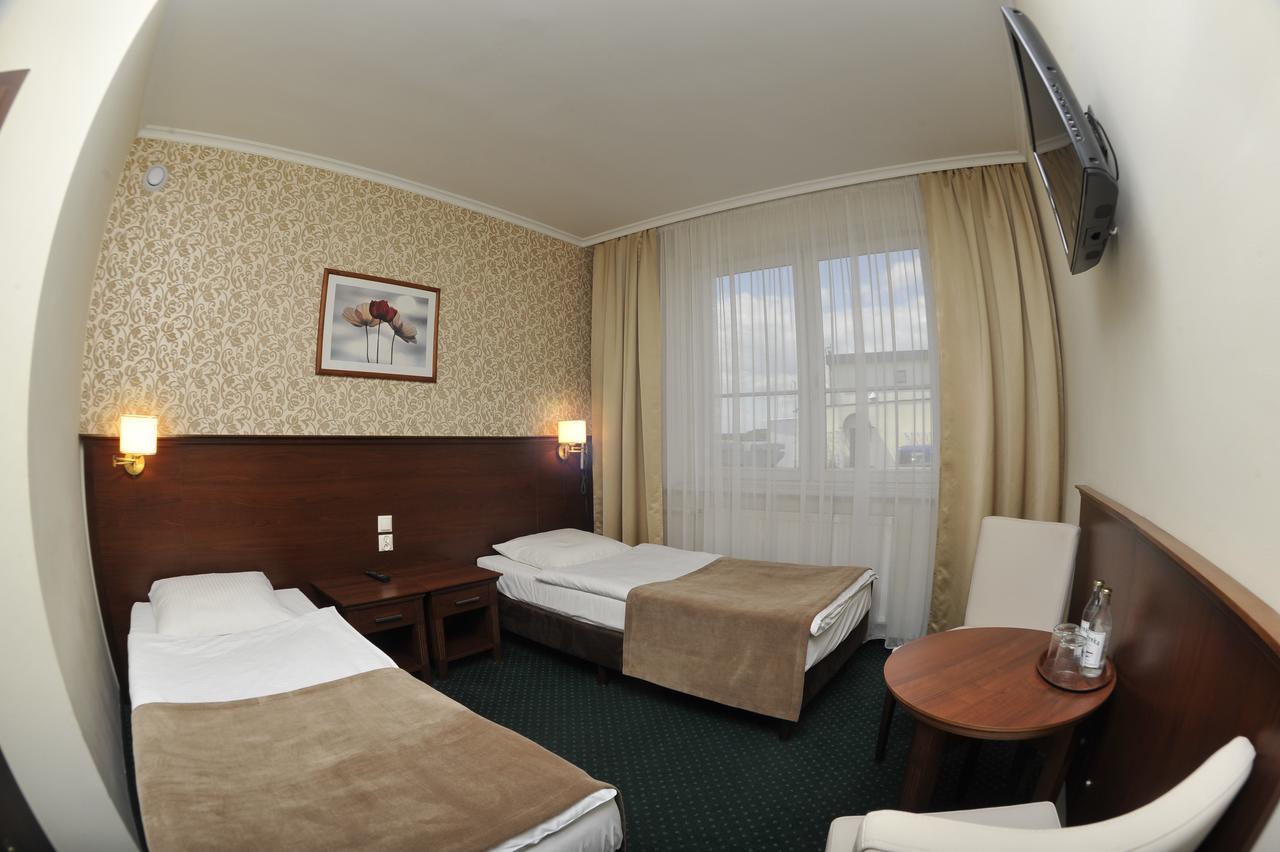 Hotel Lotos Woskrzenice Duze Екстериор снимка