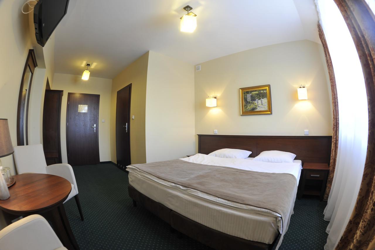 Hotel Lotos Woskrzenice Duze Екстериор снимка
