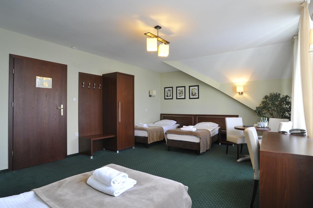 Hotel Lotos Woskrzenice Duze Екстериор снимка