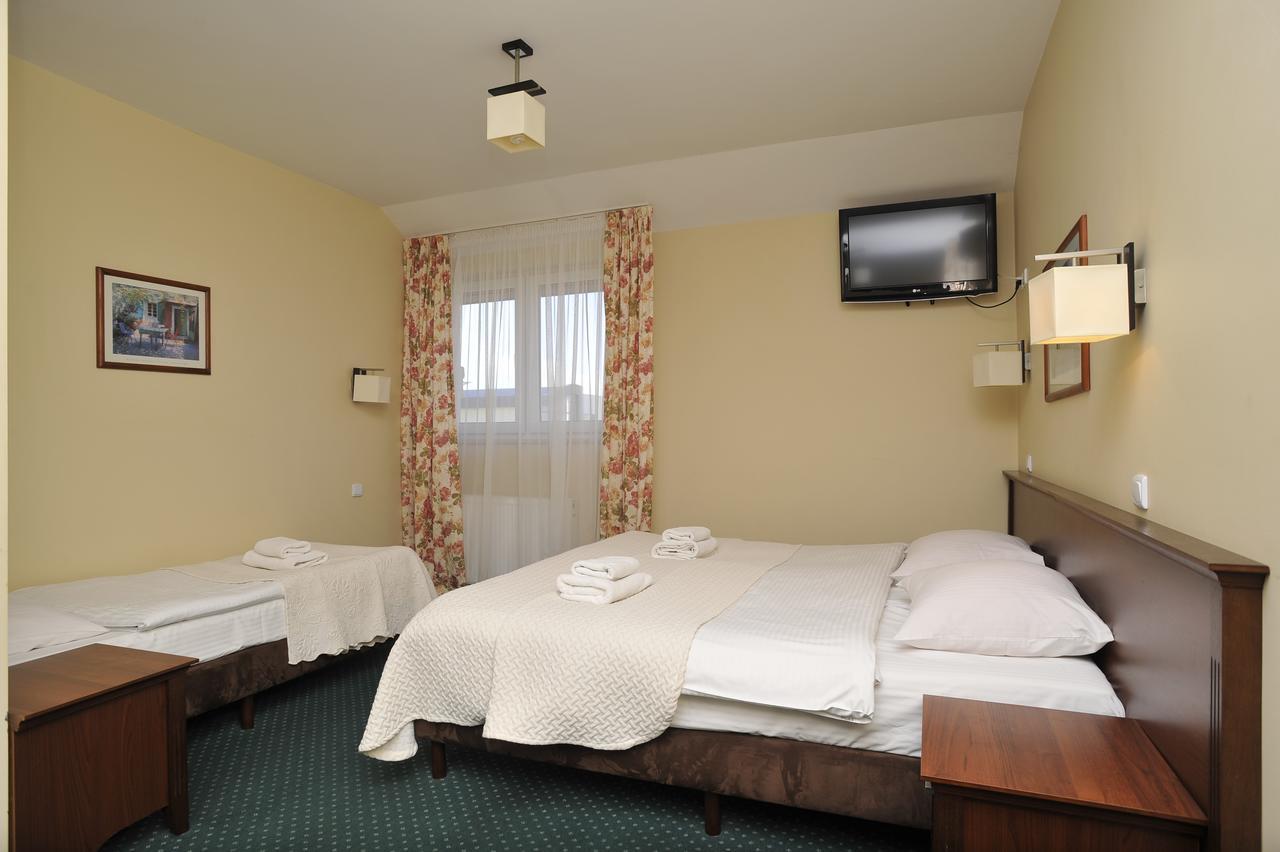 Hotel Lotos Woskrzenice Duze Екстериор снимка