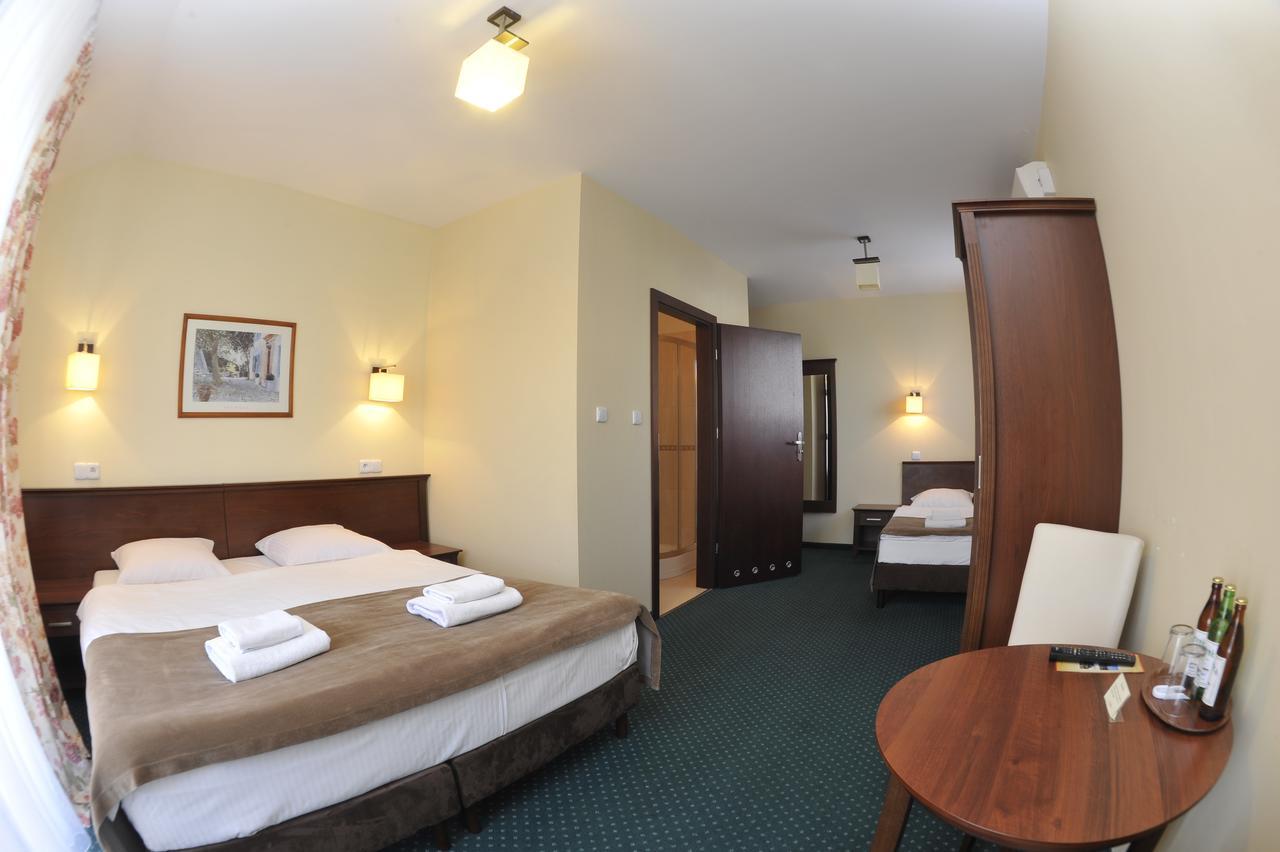 Hotel Lotos Woskrzenice Duze Екстериор снимка