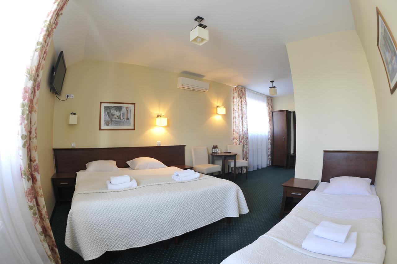 Hotel Lotos Woskrzenice Duze Екстериор снимка